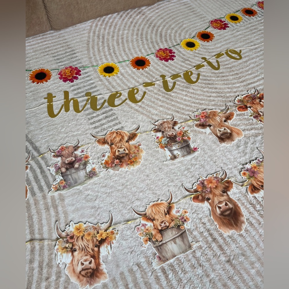 ✨2 for 10$✨ Floral Cow Themed 3rd Birthday Decor - Party Banners